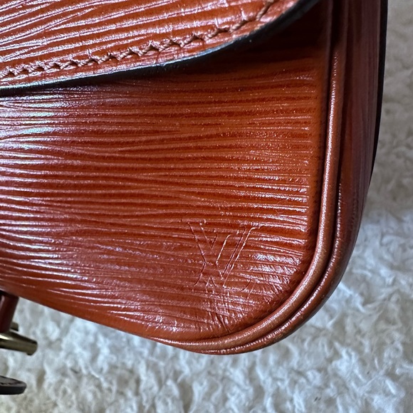 Louis Vuitton Epi Leather Cartouchiere Crossbody - Picture 5 of 15